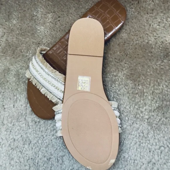 NWOT Fringe Sandals - Picture 3 of 3